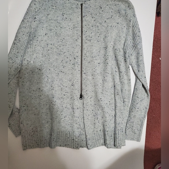 CASLON Sweater - Picture 2 of 7